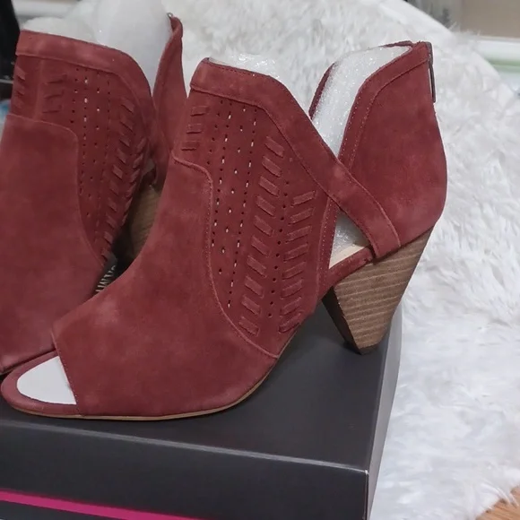Vince Camuto Ebelin Open Toe Suede Boot Teaberry Verona NWT - Picture 7 of 8